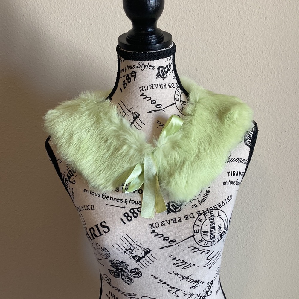 Light green fur collar for Jackets or Sweaters